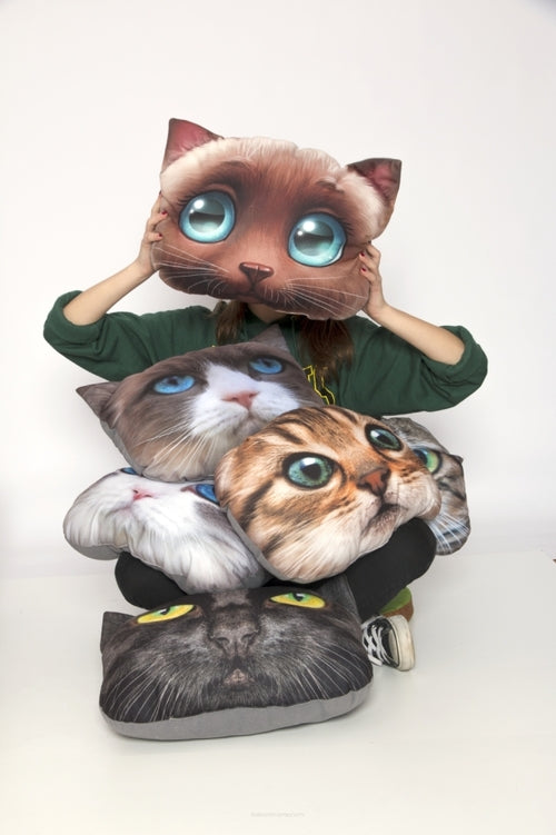 Deko-Kissen in Katzenform mit großen blauen Augen, weiches Material, ideal als Katzenspielzeug und Teil für Haustierbedarf,.